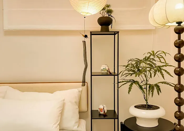 Jamsil Near Lotte World, Gangnam 20minutes, Seongsu & Jongro,명동,stay Chungan *