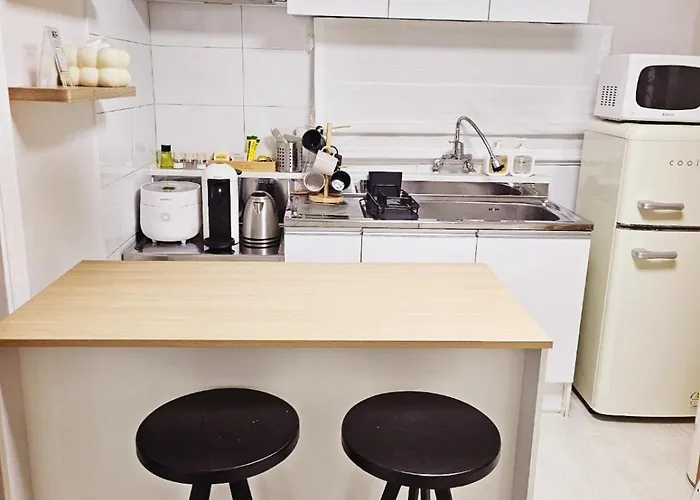 Jamsil Near Lotte World, Gangnam 20minutes, Seongsu & Jongro,명동,stay Chungan *