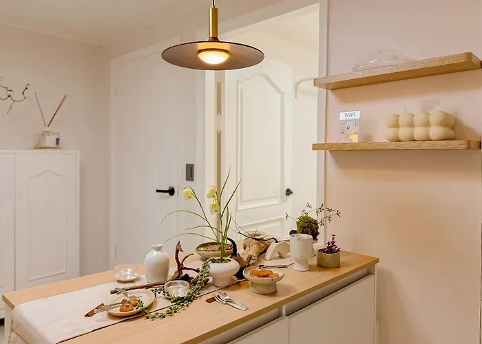 Jamsil Near Lotte World, Gangnam 20minutes, Seongsu & Jongro,명동,stay Chungan *